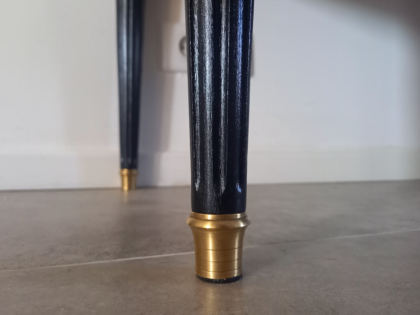 Commode Louis XVI, marbre de Carrare, bronze.