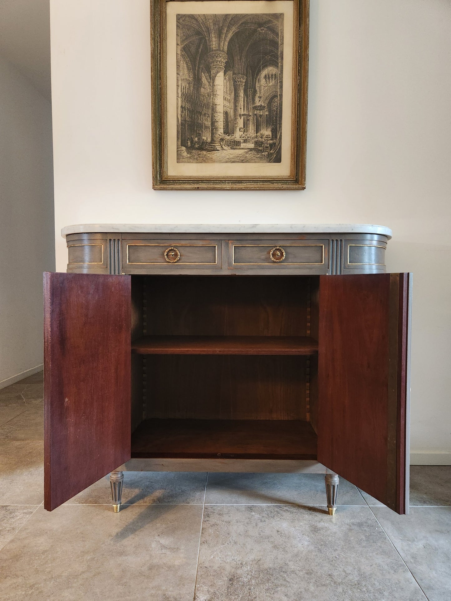 Buffet Louis XVI, marbre de carrare et détails en bronze.