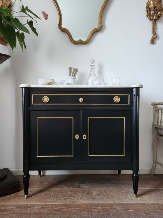 Commode Buffet Louis XVI, marbre de Carrare, bronze.