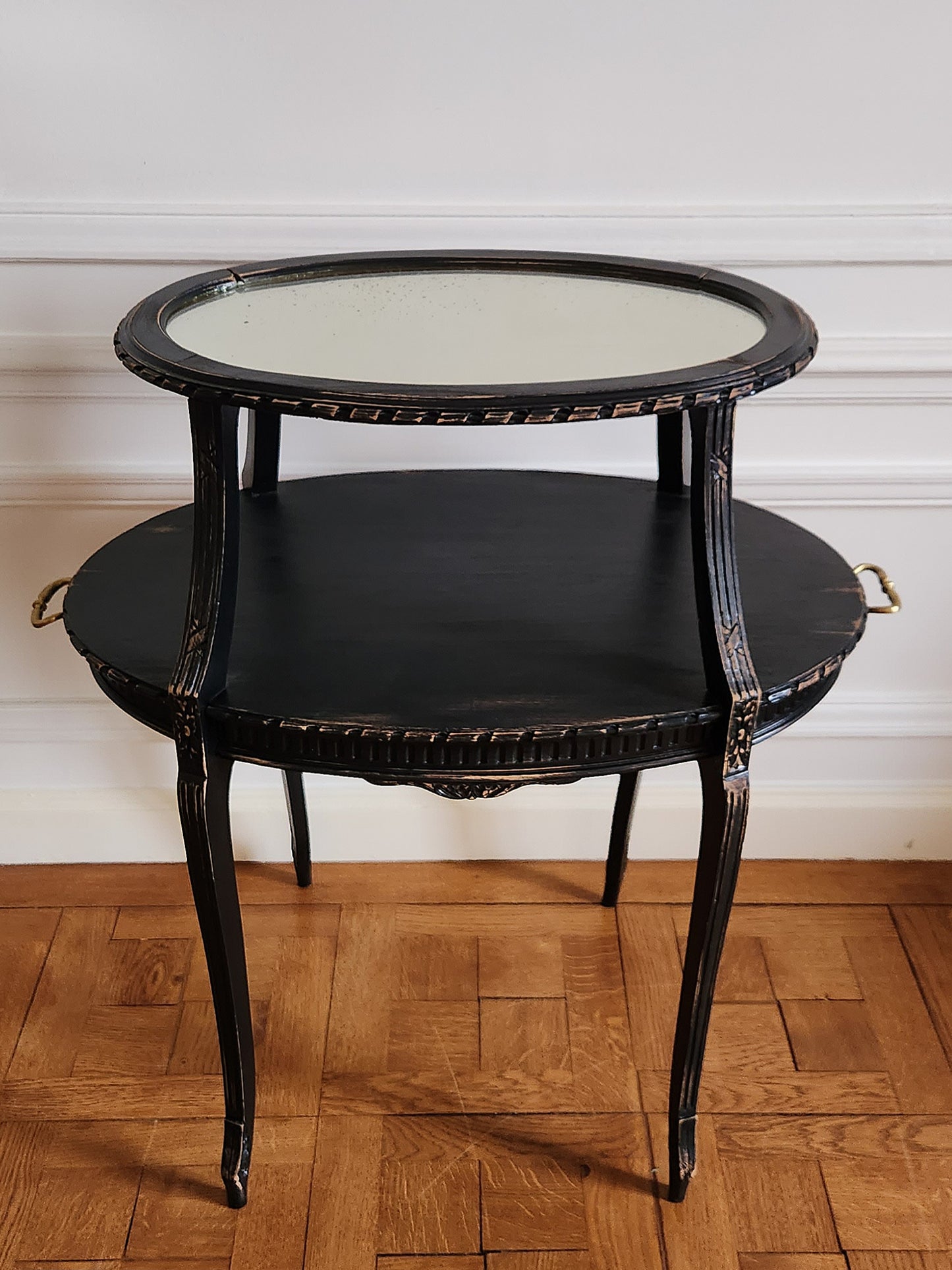 Table à thé, miroir antique.