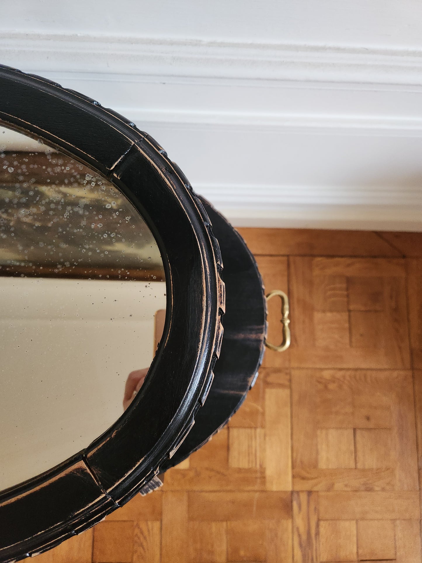 Table à thé, miroir antique.