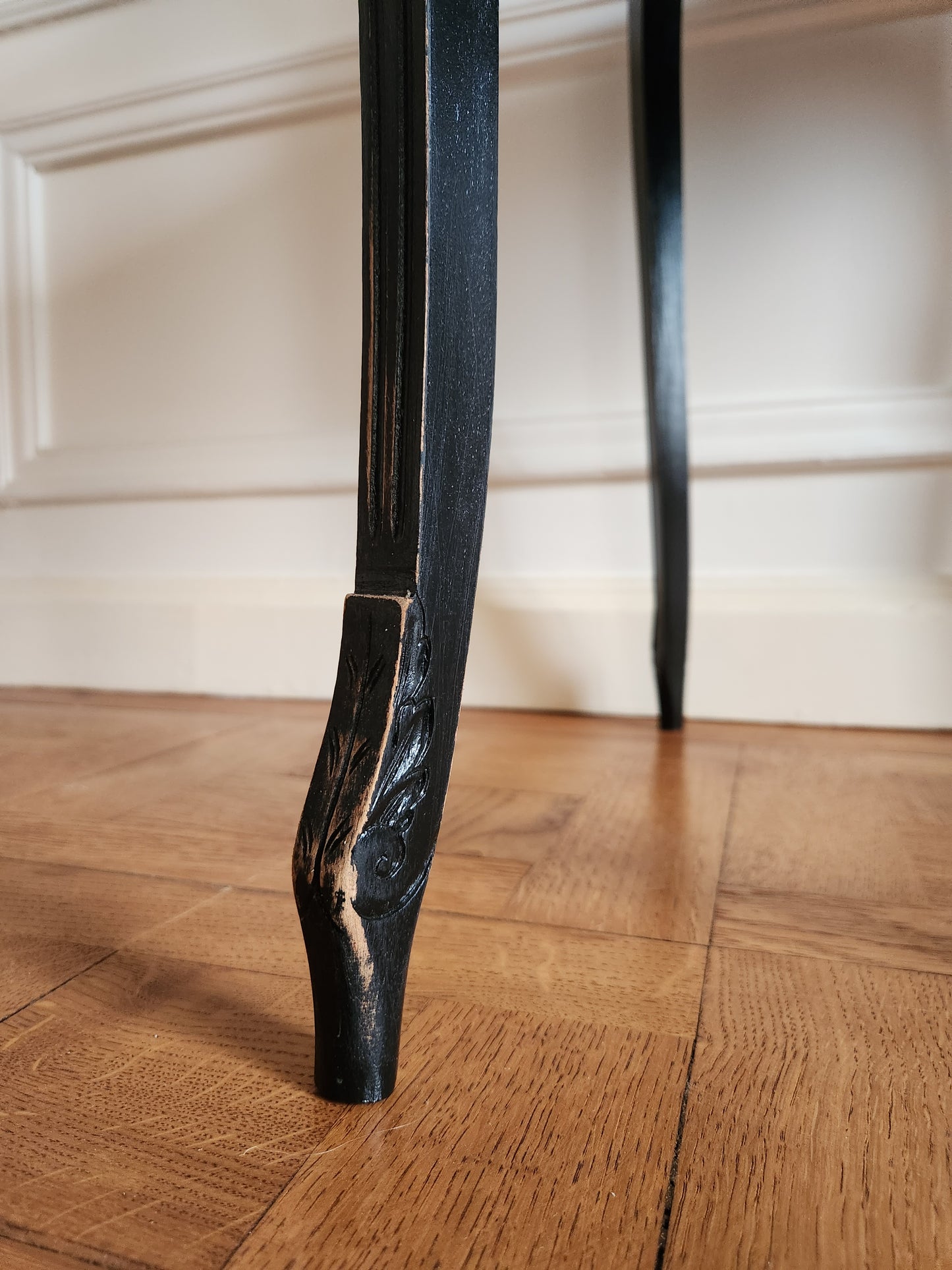 Table à thé, miroir antique.