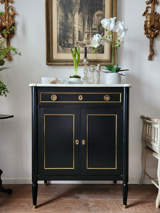 Commode buffet Louis XVI, marbre de Carrare, bronze.