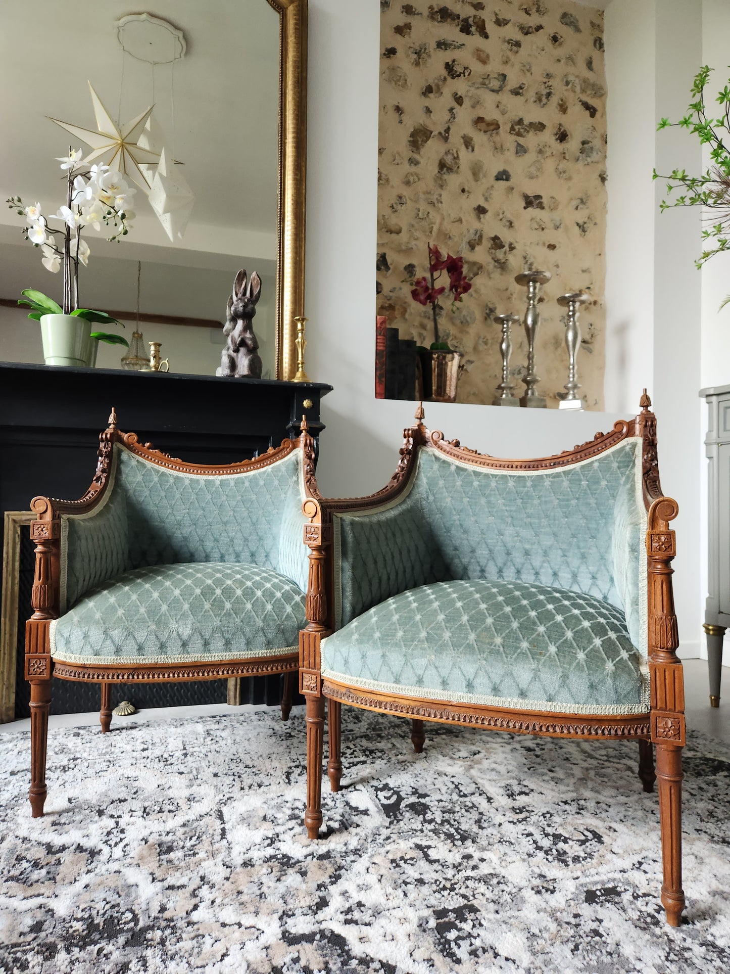 Paire de fauteuils Louis XVI