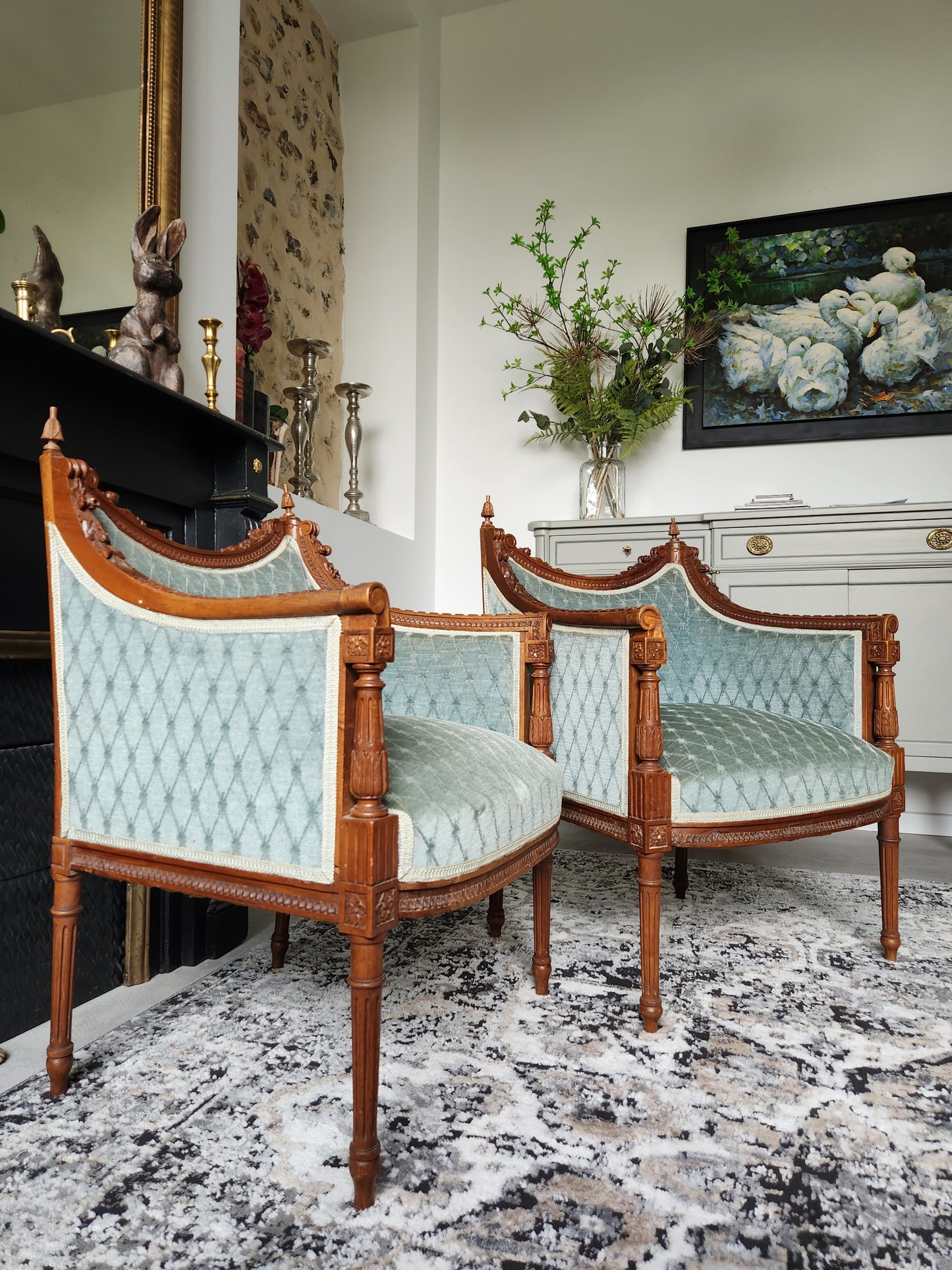 Paire de fauteuils Louis XVI