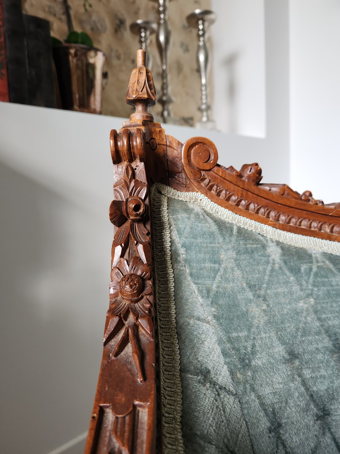 Paire de fauteuils Louis XVI