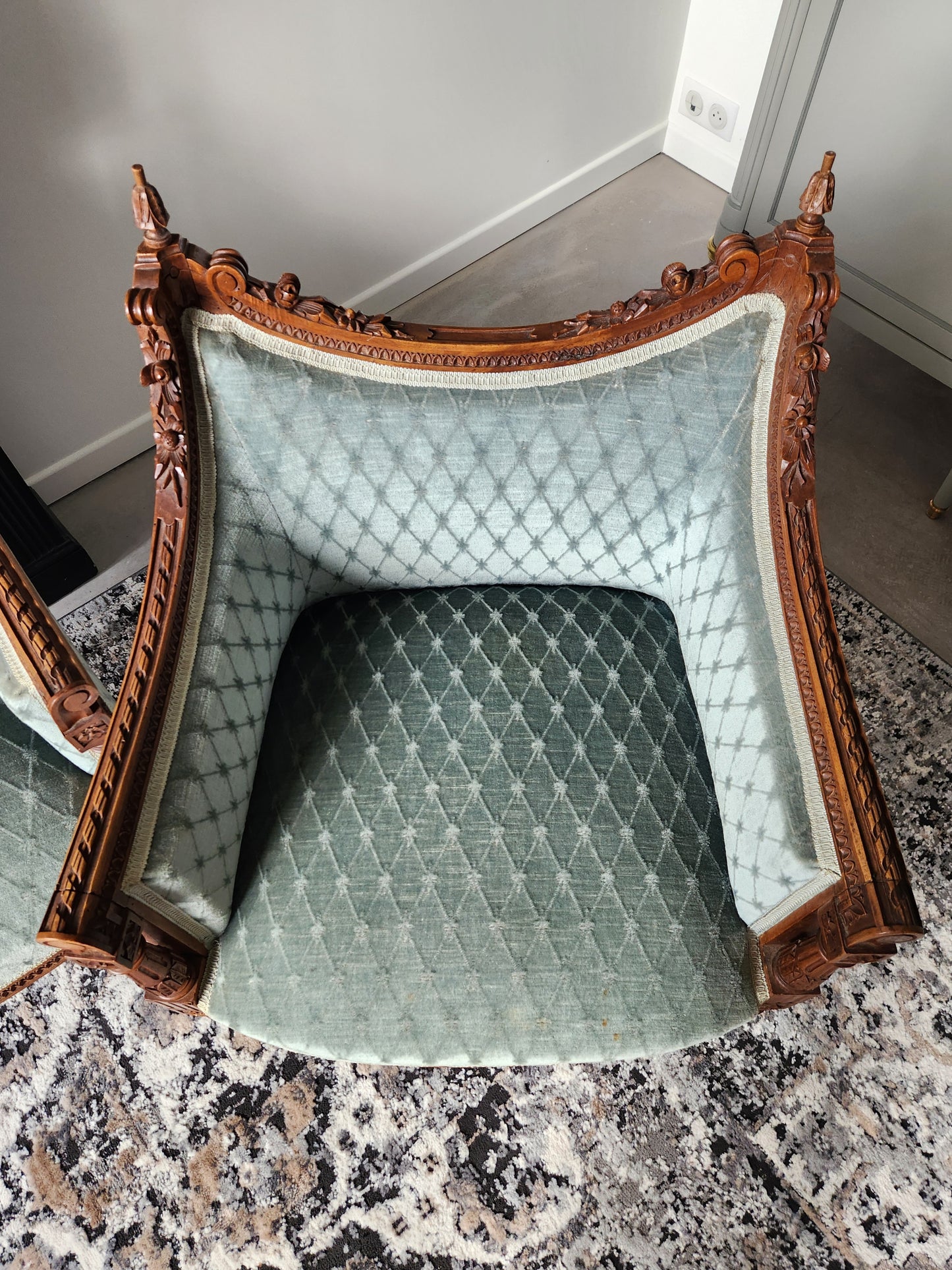 Paire de fauteuils Louis XVI