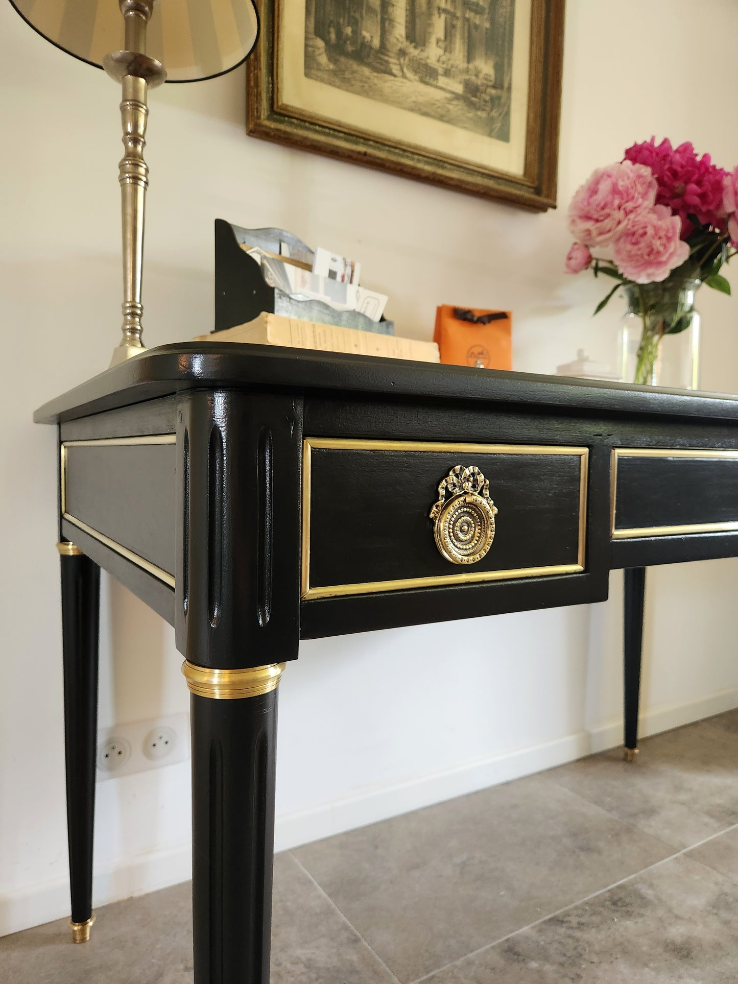 Bureau Louis XVI, cuir, bronze et laiton