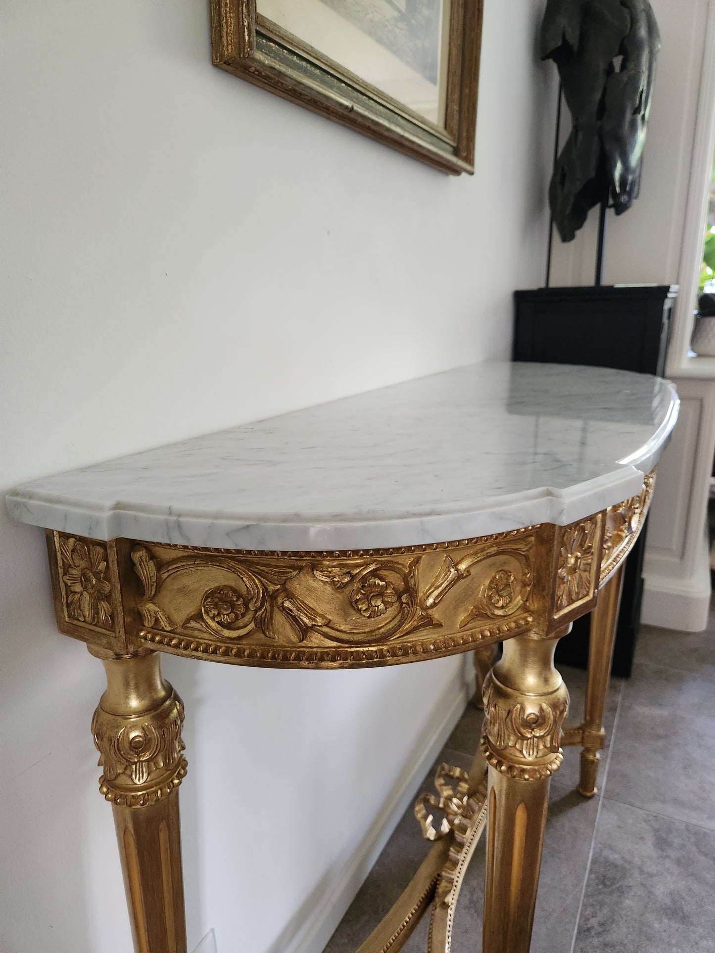 Console bois doré, marbre de Carrare, Louis XVI.