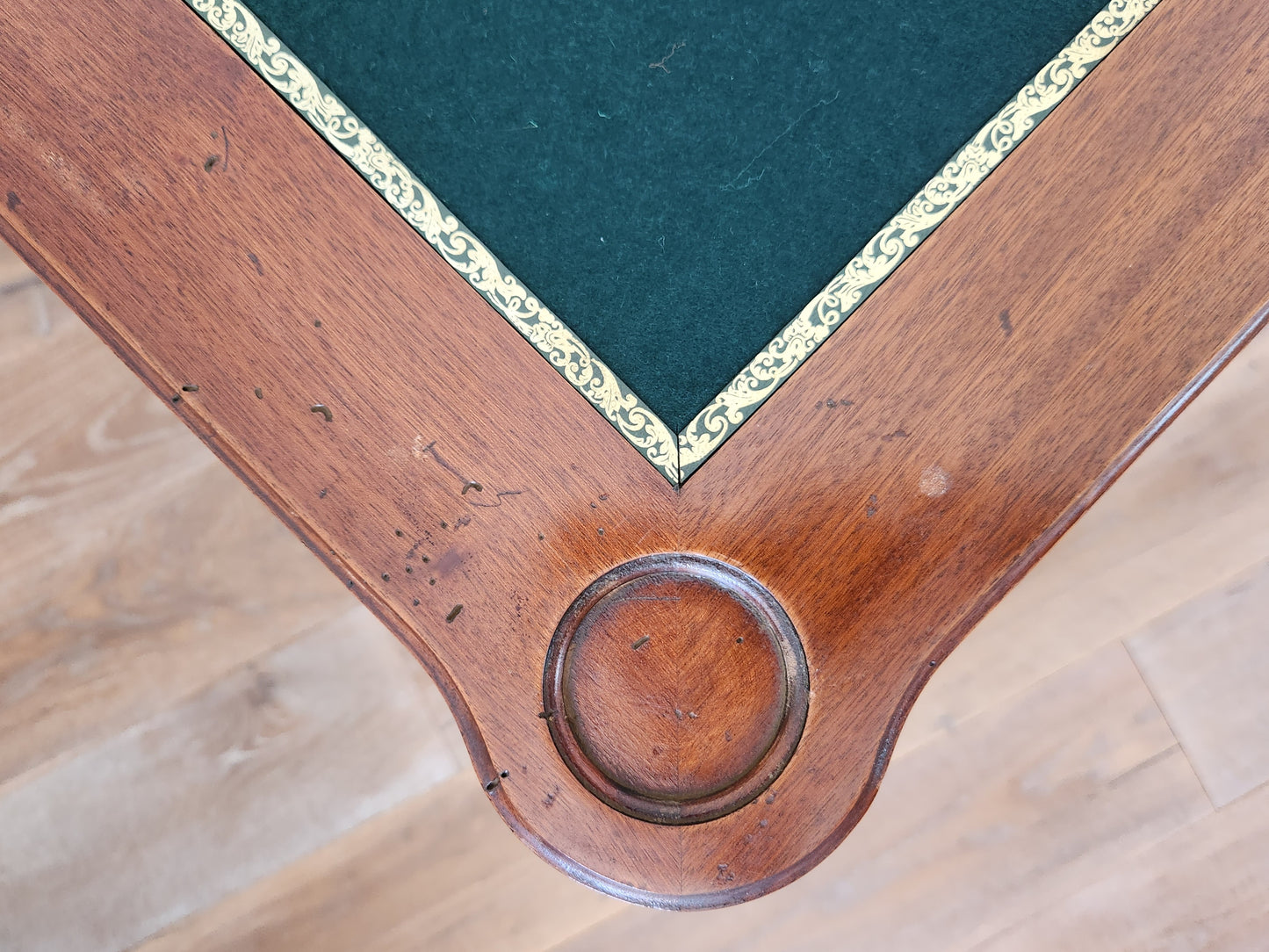 Table à jeux Louis XVI, échec, backgammon, cartes.