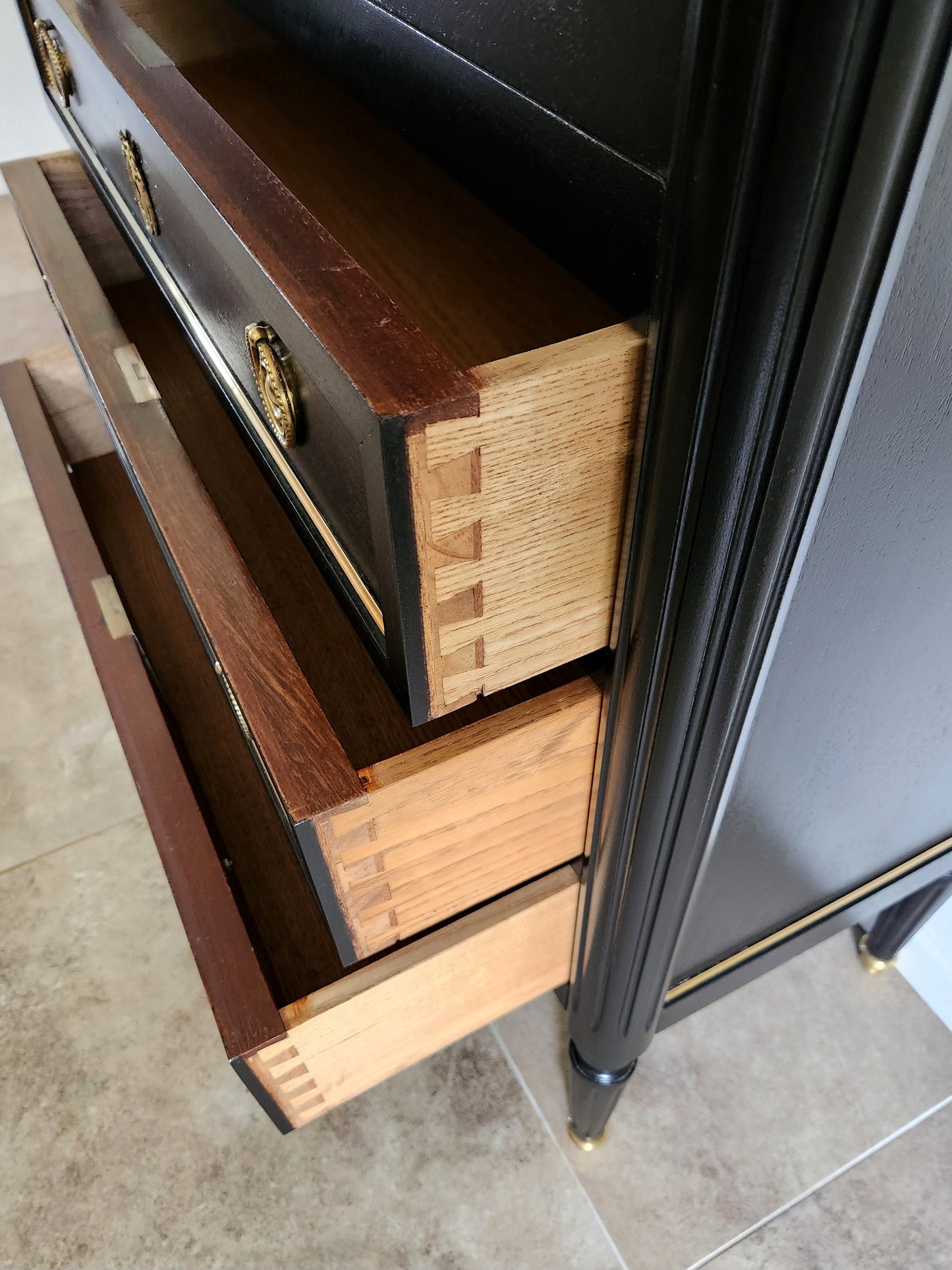 Secrétaire Louis XVI, marbre de Carrare, bronze.