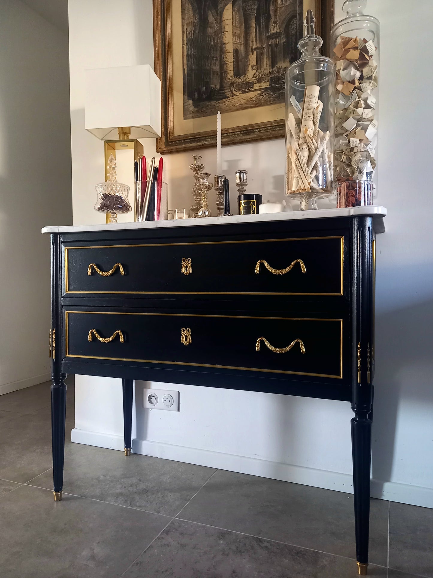 Commode Louis XVI, marbre de Carrare, bronze.