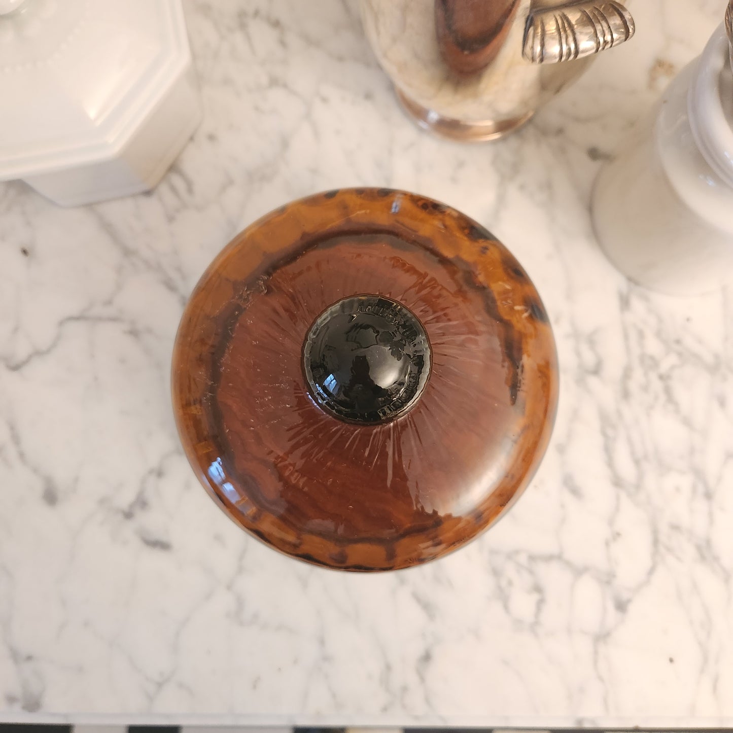 Cloche en verre ambré