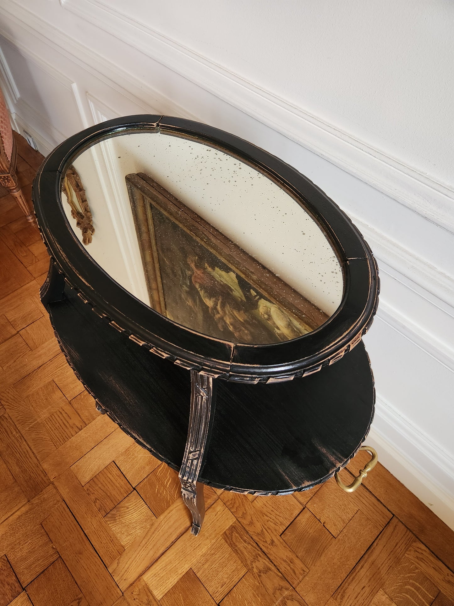 Table à thé, miroir antique.