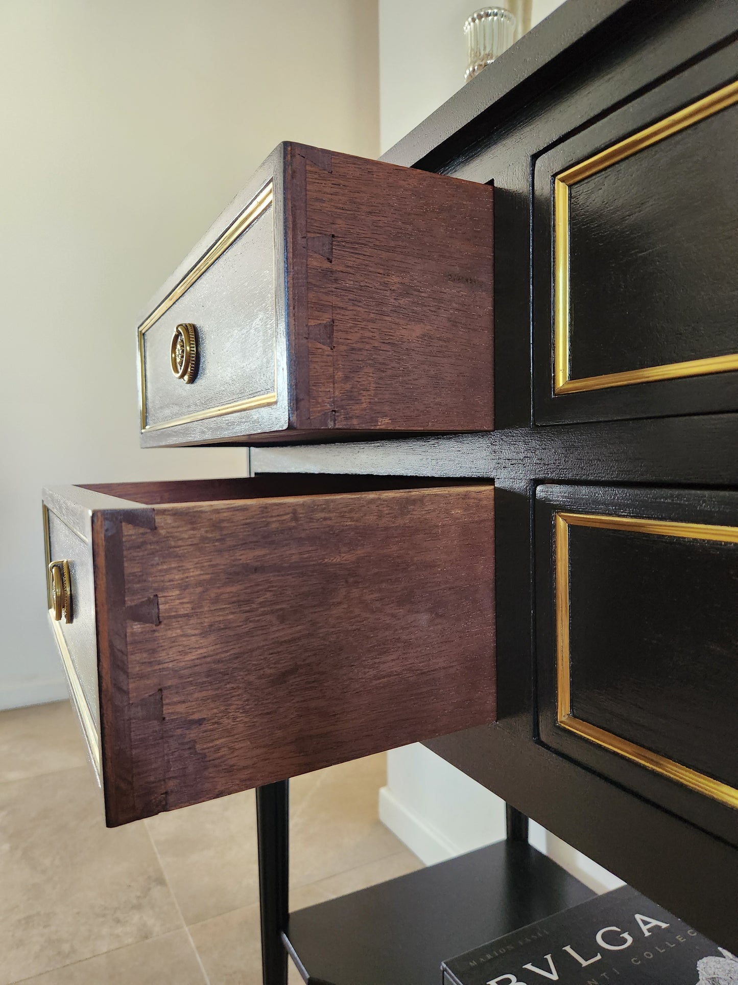 Ancienne console argentier de style Louis XVI,