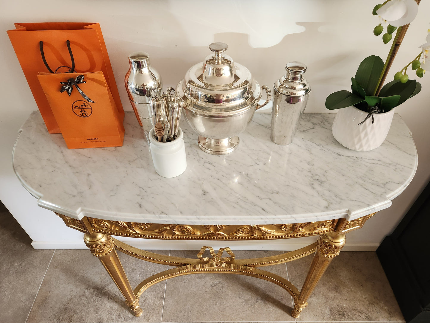 Console bois doré, marbre de Carrare, Louis XVI.