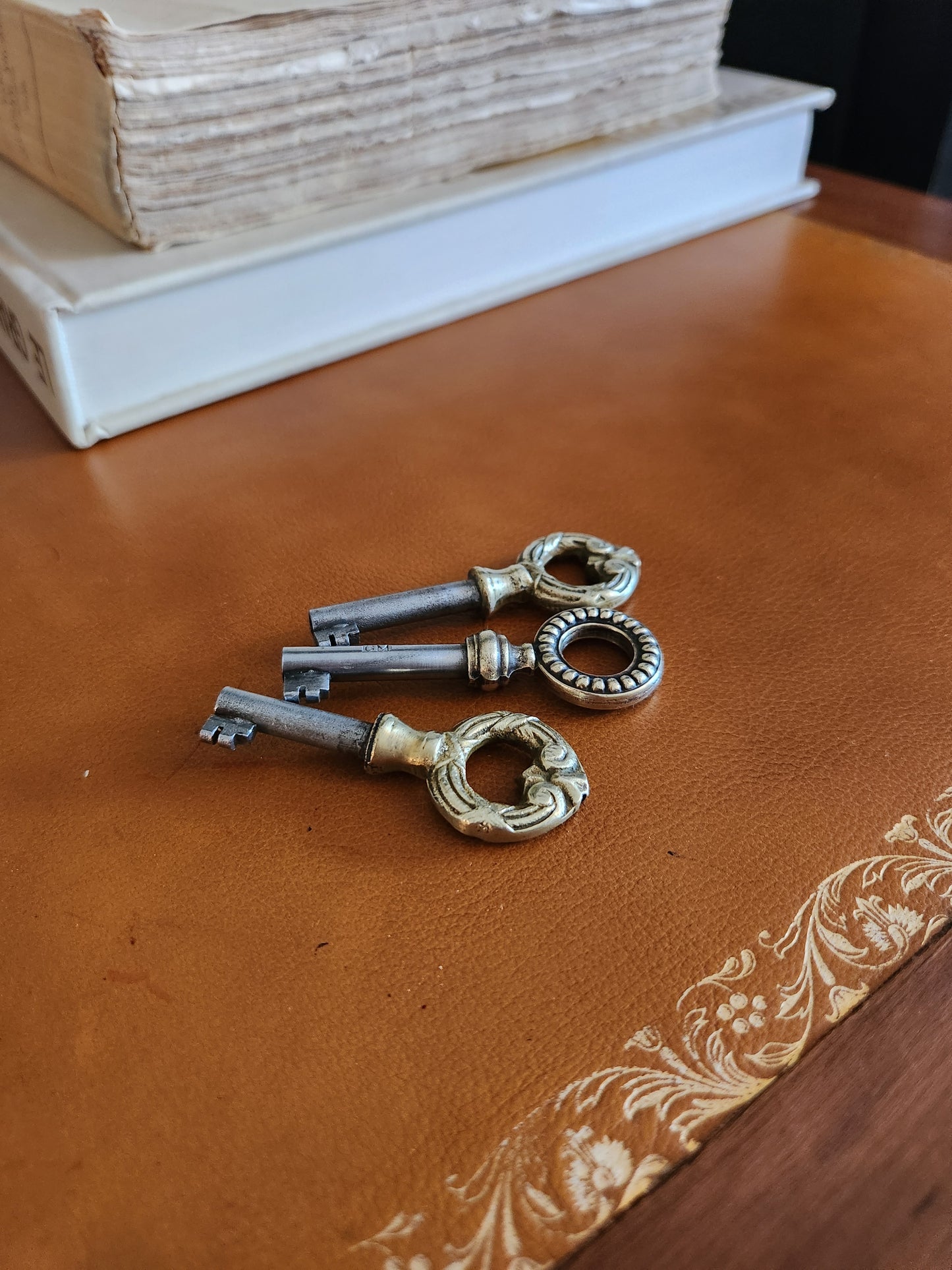 Bureau Louis XVI Cuir Cognac