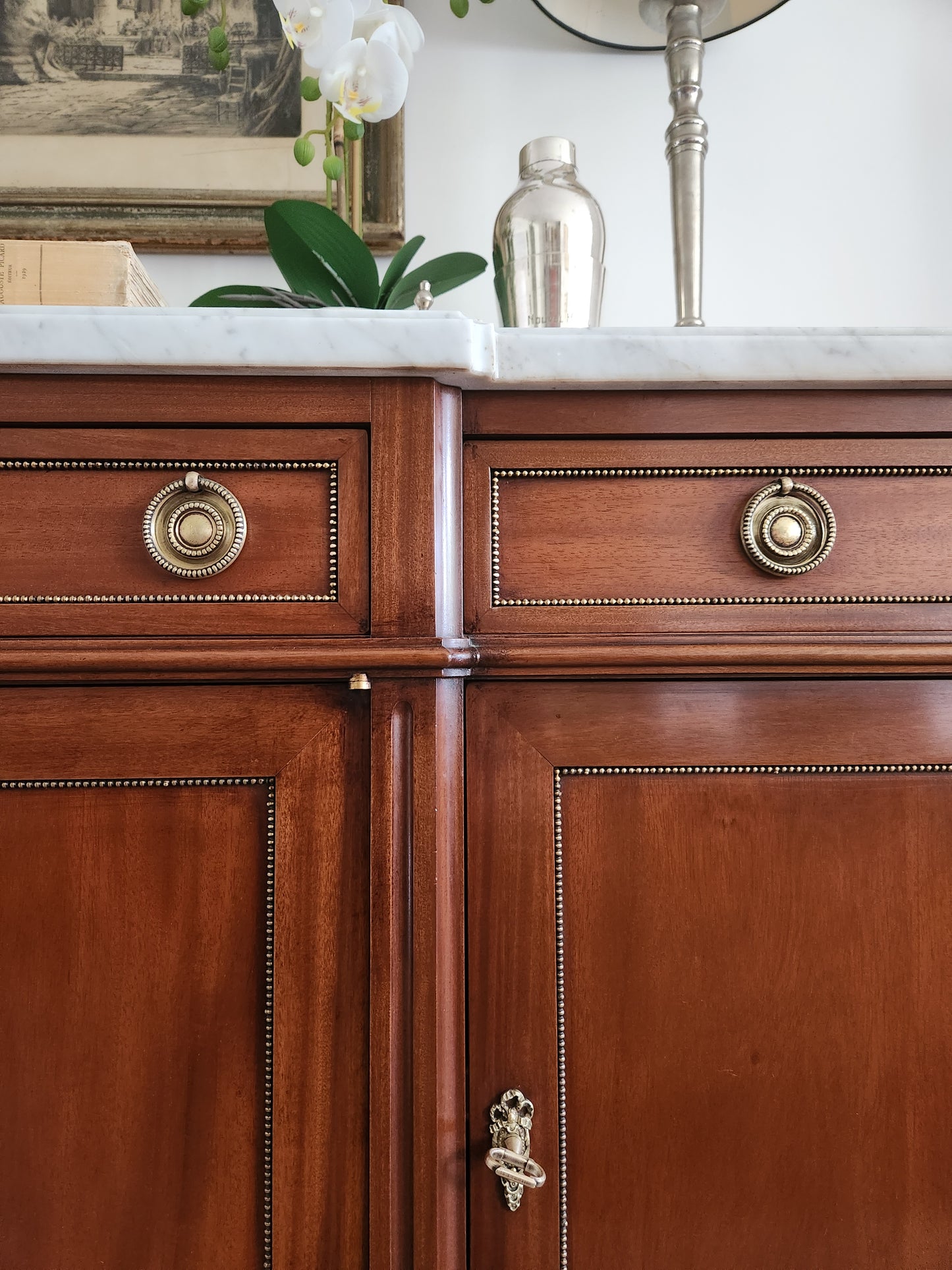 Buffet ancien Louis XVI, marbre de Carrare et Bronze.