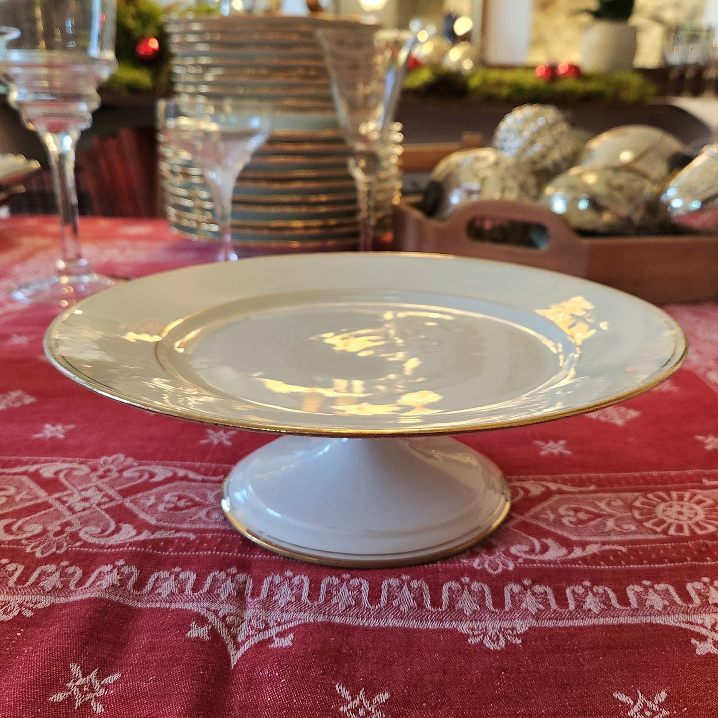 Plat en porcelaine