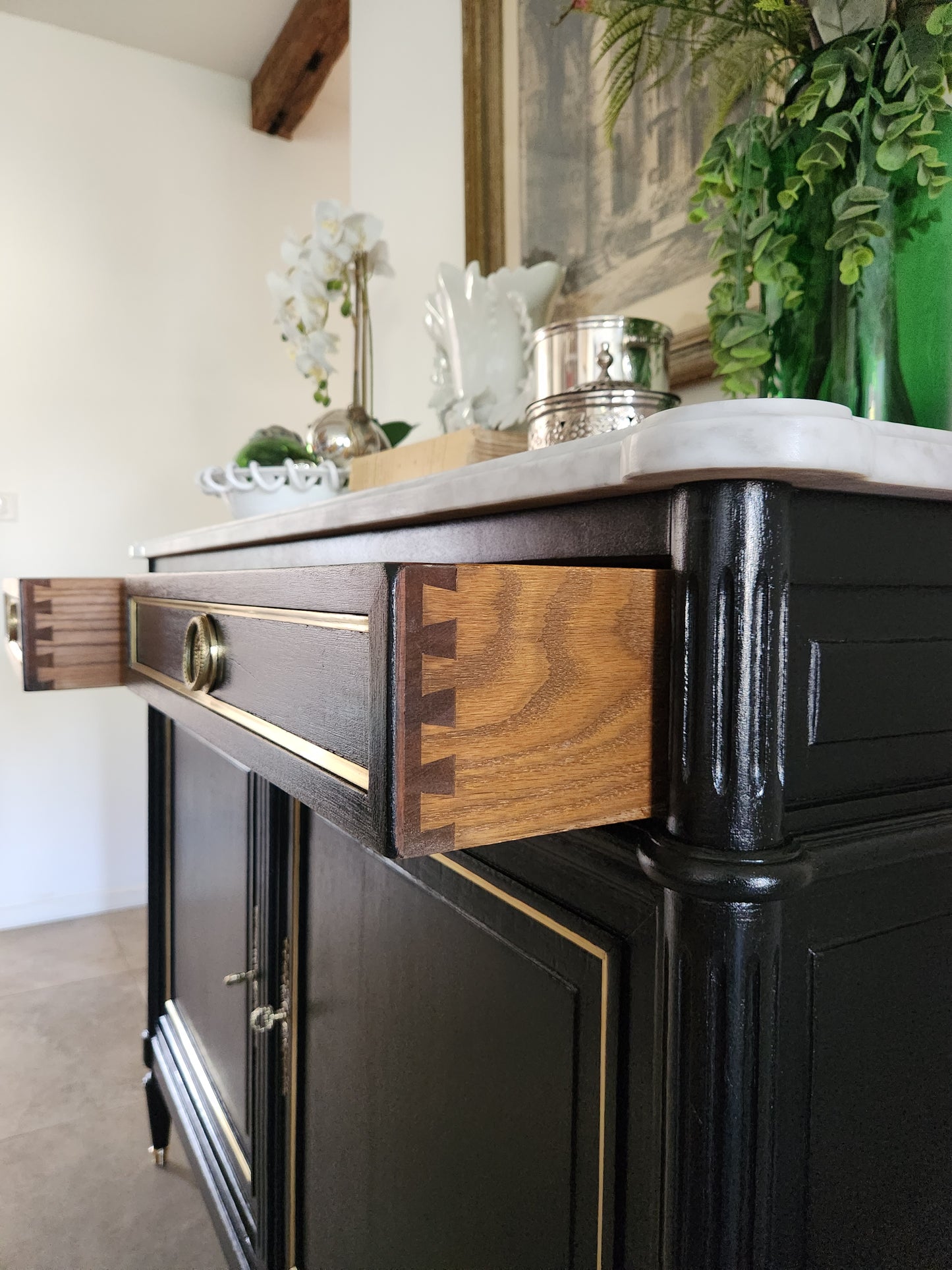 Buffet Louis XVI, marbre de Carrare, Bronze.