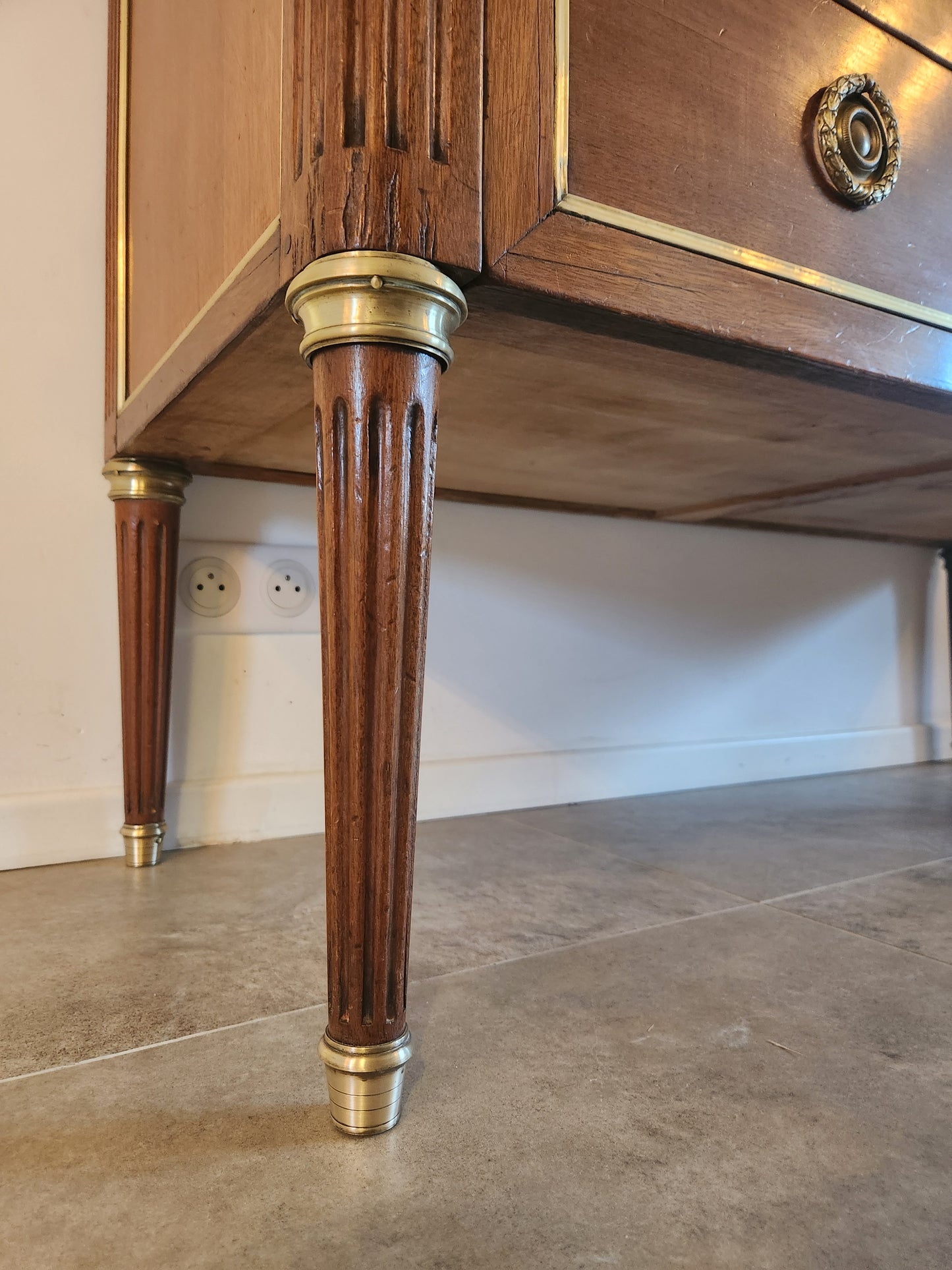 Commode Louis XVI, marbre de Carrare