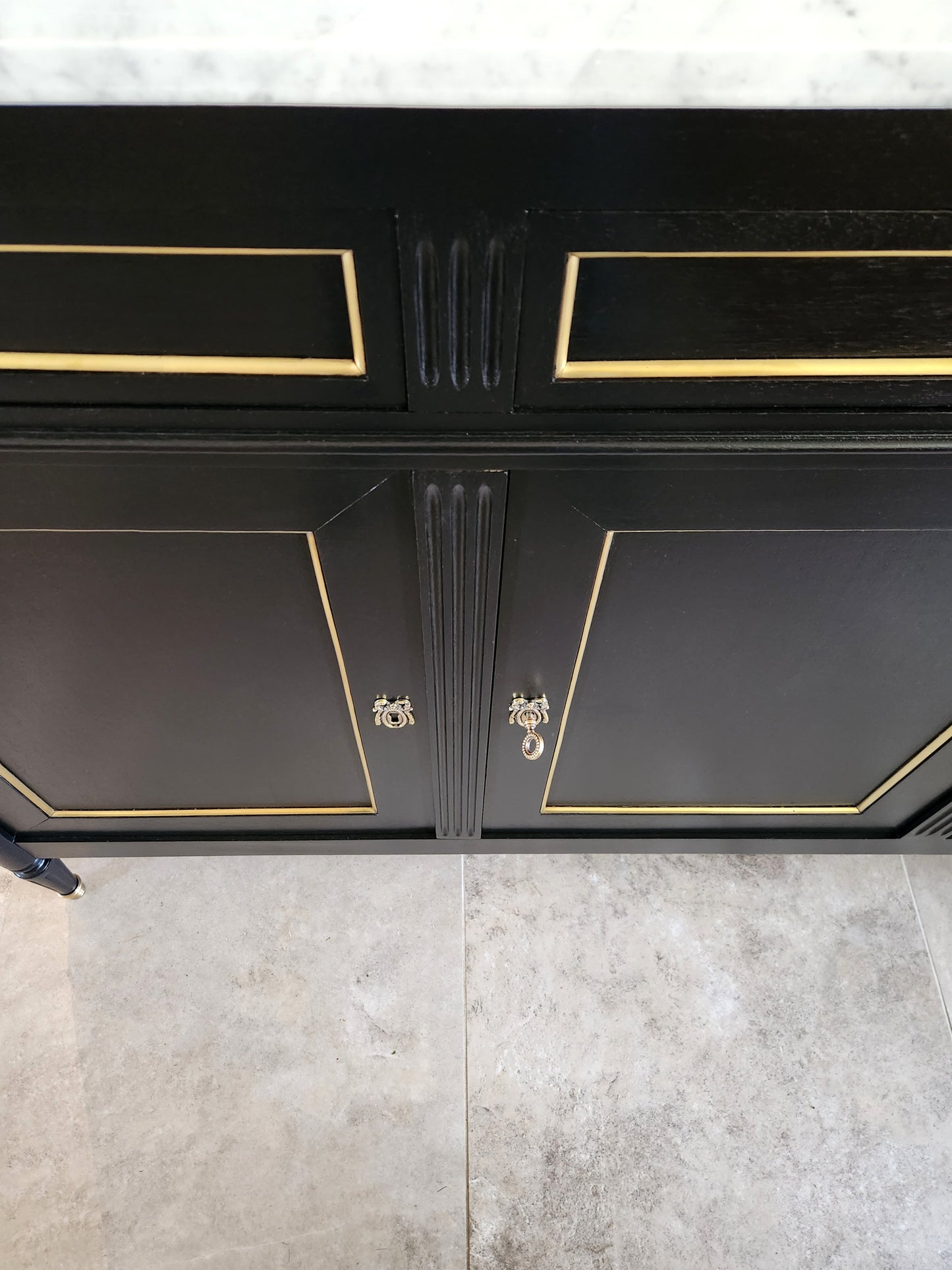 Buffet Louis XVI, marbre de Carrare, bronze & laiton