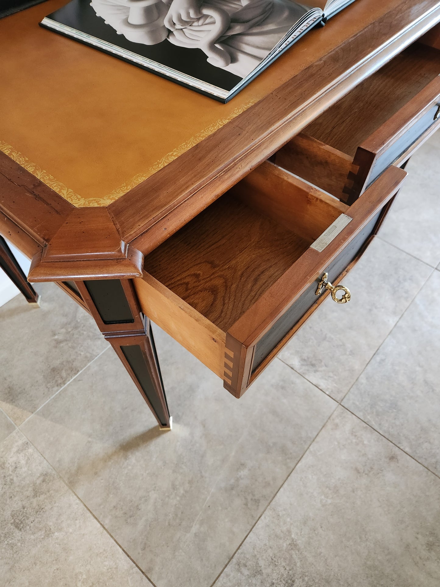 Bureau Louis XVI Cuir Cognac