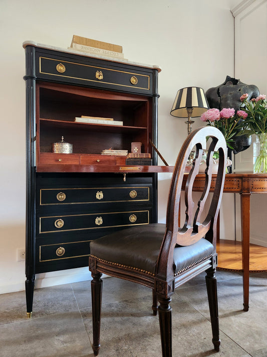 Secrétaire Louis XVI, marbre de Carrare, bronze.