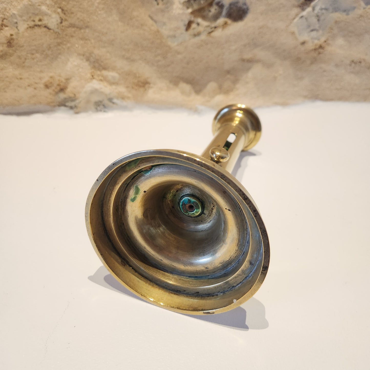 Bougeoir ancien en laiton