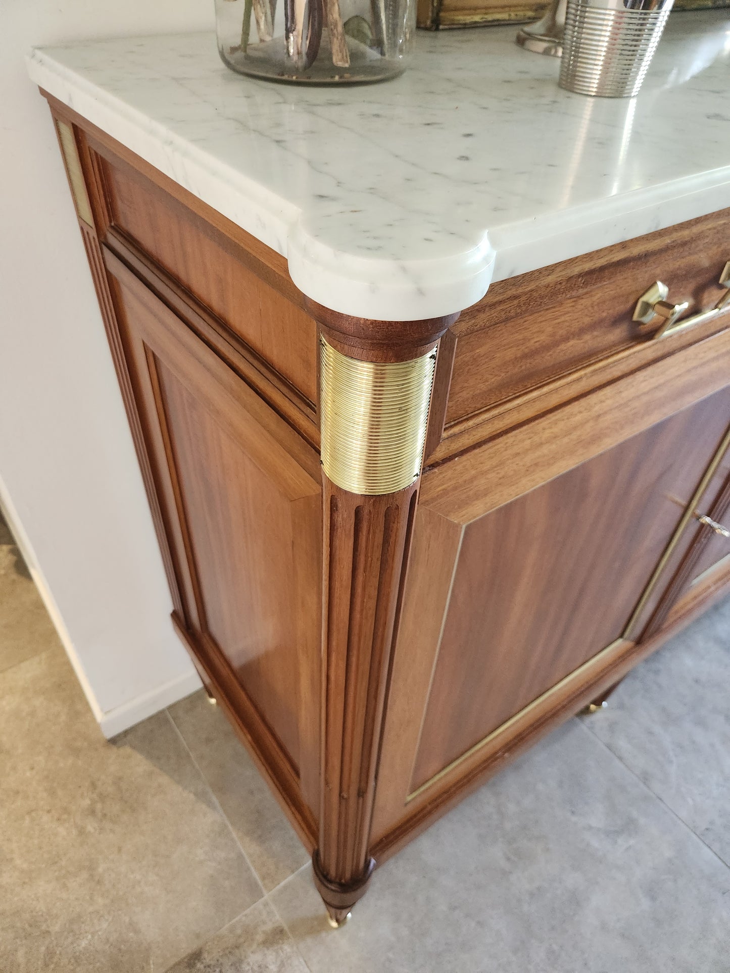Buffet Louis XVI, Marbre de Carrare, Bronze.