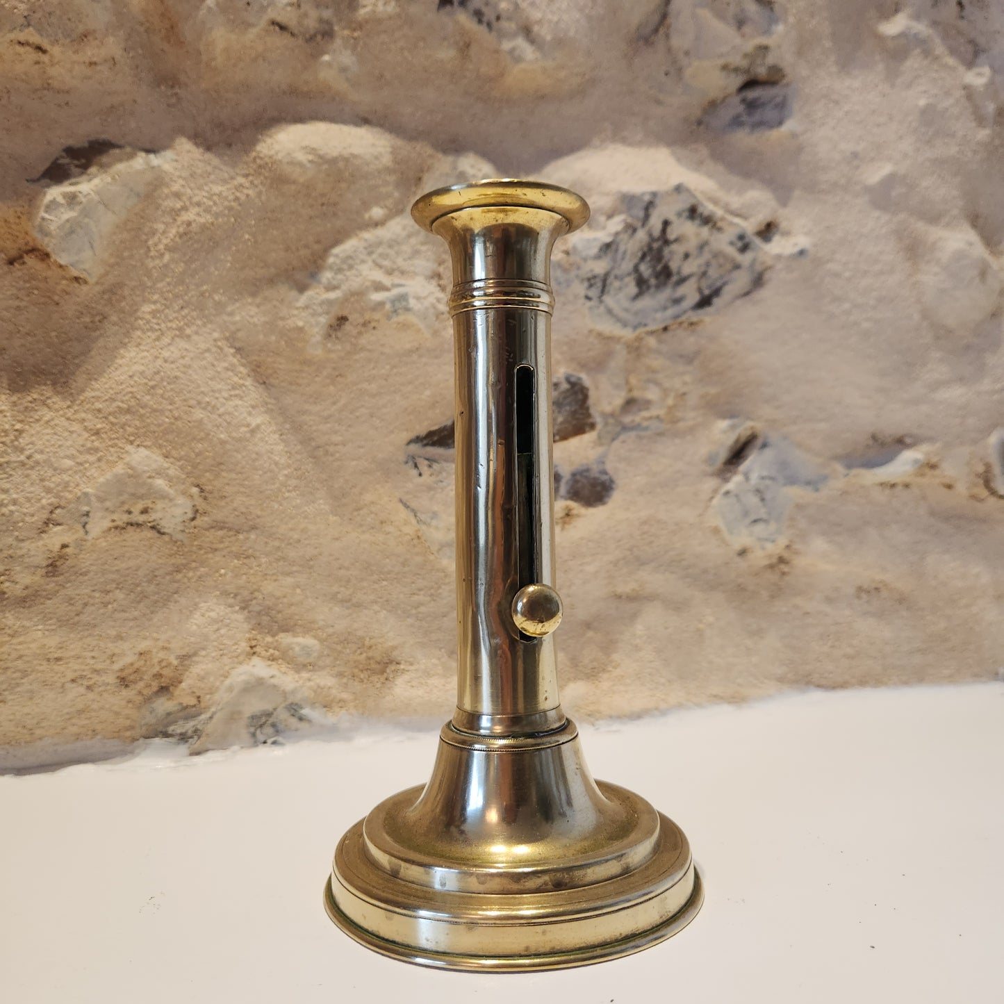 Bougeoir ancien en laiton