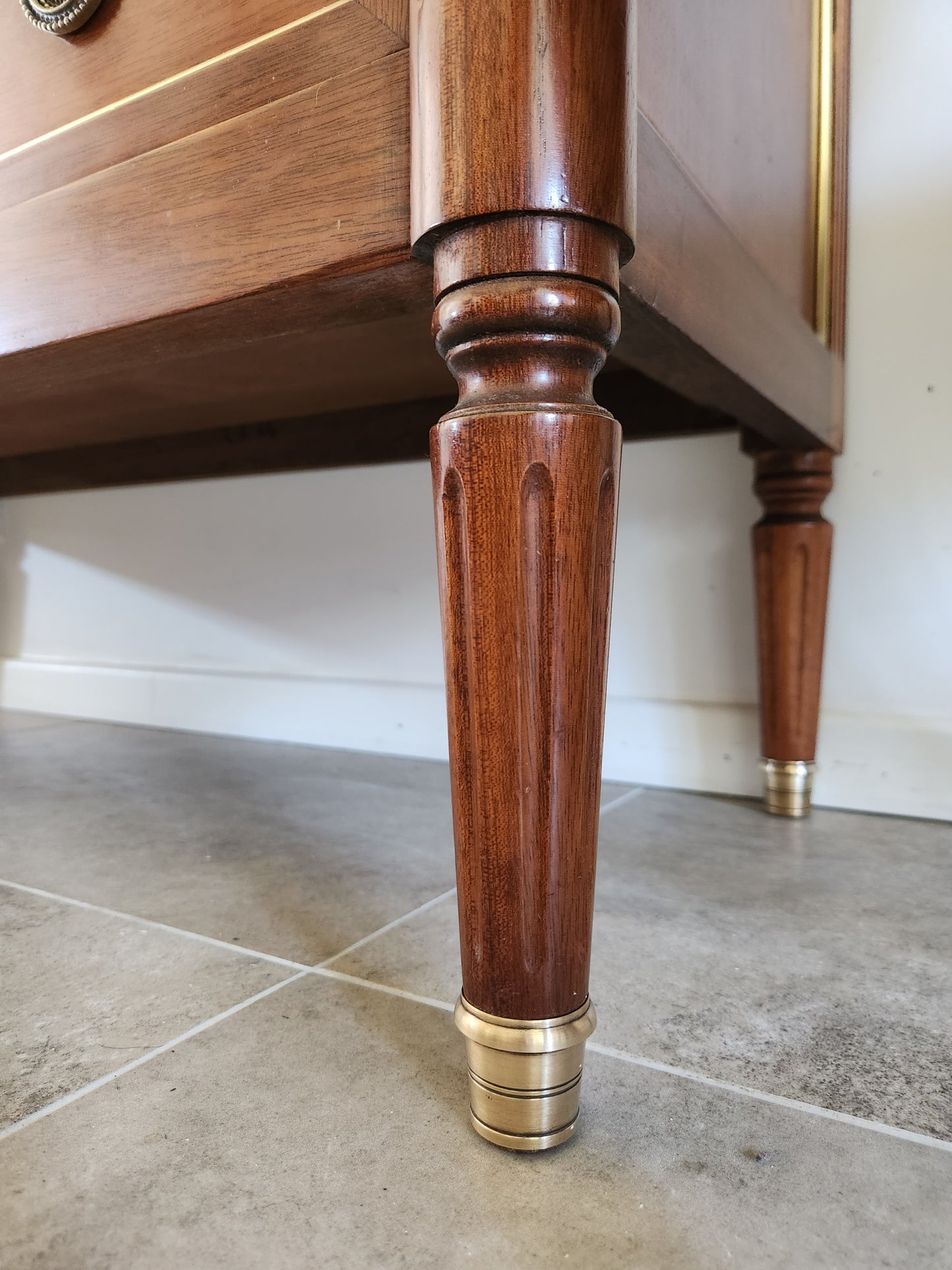 Commode Louis XVI, marbre de Carrare